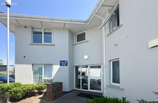 Apartment 27, Moynihan Court, Tallaght, Dublin 24 - Click to view photos