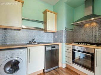 108 East Courtyard, Tullyvale, Cabinteely, Dublin 18, Cabinteely, Dublin 18 - Image 5
