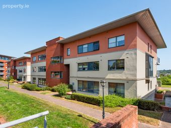 108 East Courtyard, Tullyvale, Cabinteely, Dublin 18, Cabinteely, Dublin 18