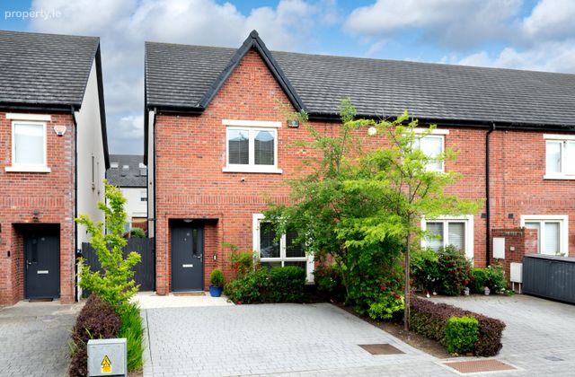 16 Gandon Green, Lucan, Co. Dublin, Lucan, Co. Dublin - Click to view photos