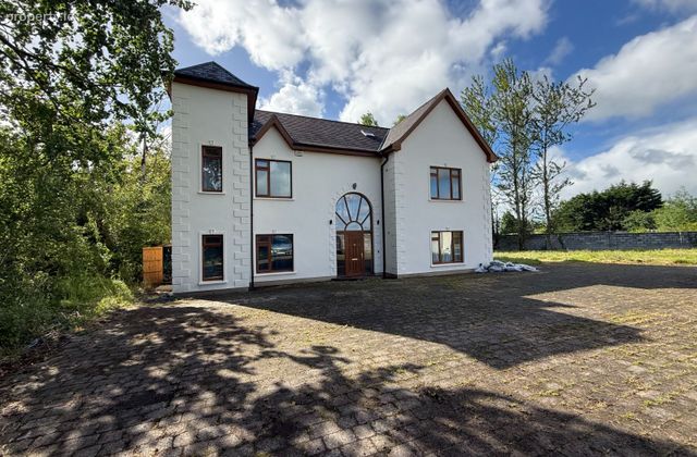 Moyhill, Cratloe, Bunratty, Co. Clare - Click to view photos
