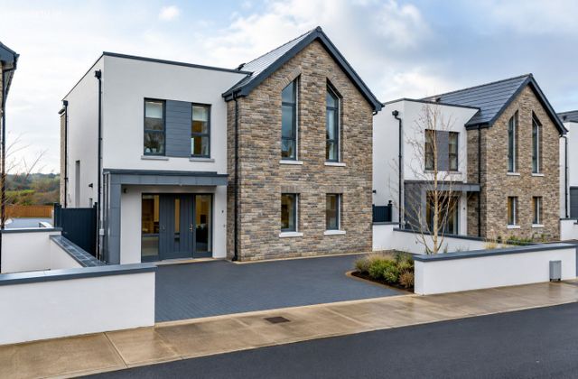 2 The Belvedere, Ballinacubby, Kinsale, Co. Cork - Click to view photos