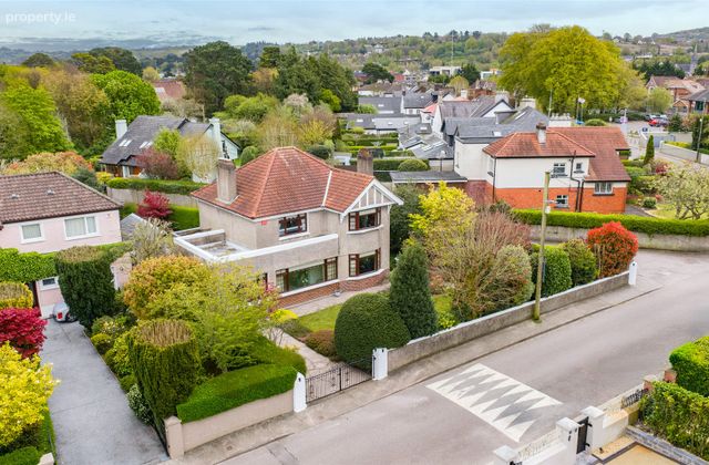 Rockgrove, Woodview, Douglas, Cork City, Douglas, Co. Cork - Click to view photos