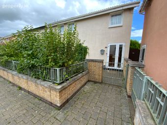 23 Dolmen Court, Poppintree, Dublin 11 - Image 2