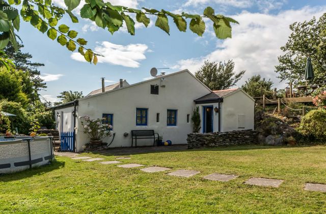 La Nua, Gubbeen, Schull, Co. Cork - Click to view photos