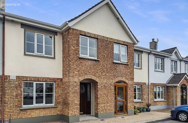 24 Station Court, Ennis, Co Clare, Ennis, Co. Clare - Click to view photos