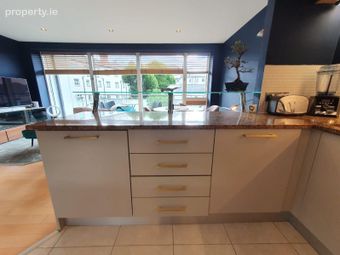 Castle Way, Christchurch, Dublin 8 - Image 5