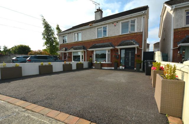 36 Churchfields, Kentstown, Balrath, Co. Meath - Click to view photos