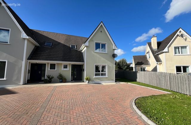 22 The Acres, Dromahair, Co. Leitrim - Click to view photos