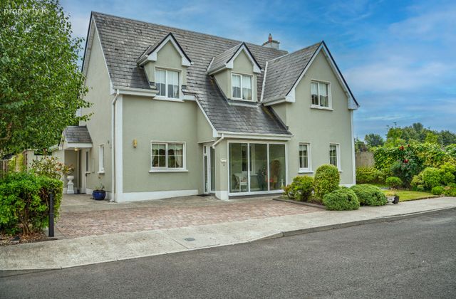 3 Willow Creek, Ballina, Co. Mayo - Click to view photos