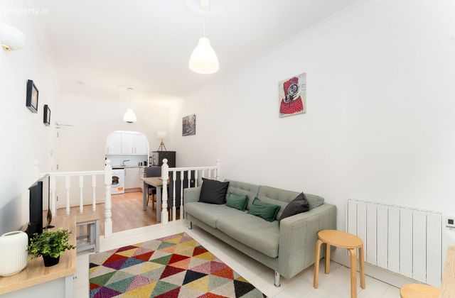 Apartment 2, Aston Abbey, 10 Aston Quay, Temple Bar, Dublin 2 - Click to view photos