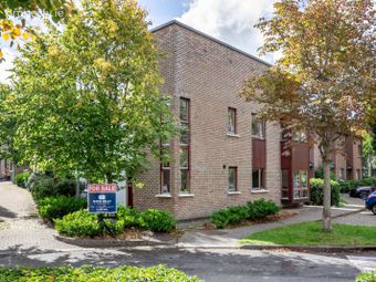2 Hunters Walk, Hunters Wood, Ballycullen, Dublin 24
