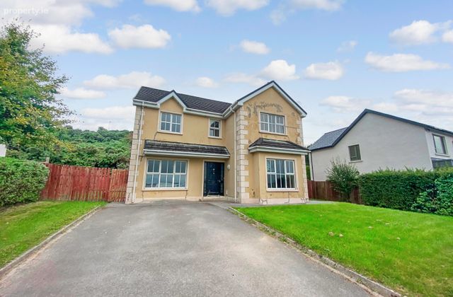 36 Lisnennan Court, Letterkenny, Co. Donegal, Letterkenny, Co. Donegal - Click to view photos