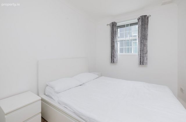Apartment 4, Aston Abbey, 10 Aston Quay, Temple Bar, Dublin 2 - Click to view photos