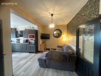 9 Laburnum Square, Drogheda, Drogheda, Co. Louth - Image 5