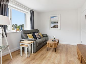 16 Willow Glen, Carrickmines, Dublin 18 - Image 3