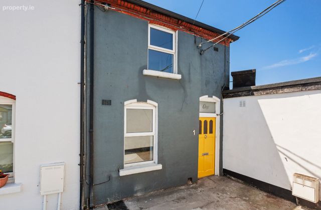 1 Kirwan Street Cottages, Stoneybatter, Dublin 7, Stoneybatter, Dublin 7 - Click to view photos