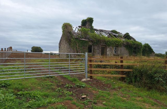 Knockakil Mayo Abbey, Claremorris, Co. Mayo - Click to view photos