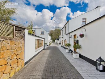 5 Somerton Mews, Castleknock, Dublin 15, Castleknock, Dublin 15 - Image 2