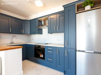 Apartment 48, Trinity Square, Dublin 2 - Image 3