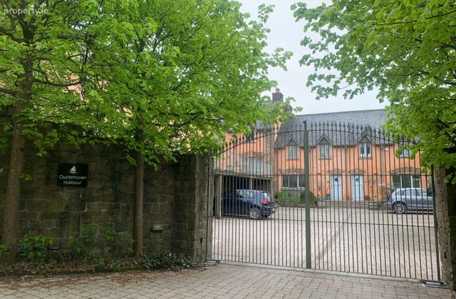 Oysterhaven Harbour Townhouses, Kinsale, Co. Cork - Click to view photos