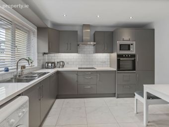 102 Leslies Arch, Old Quarter, Ballincollig, Co. Cork - Image 3