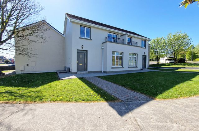 24 Shanacloon, Shanballa, Ennis, Co Clare, Ennis, Co. Clare - Click to view photos