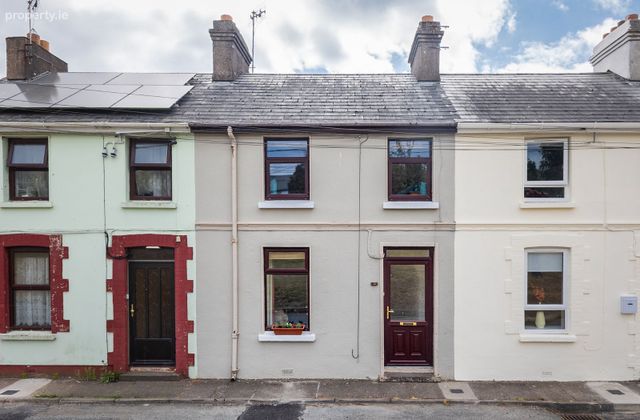 12 Saint Colman's Square, Cobh, Cobh, Co. Cork - Click to view photos
