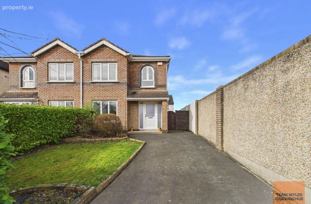 2 Charnwood Grove, Clonsilla, Dublin 15 - Click to view photos