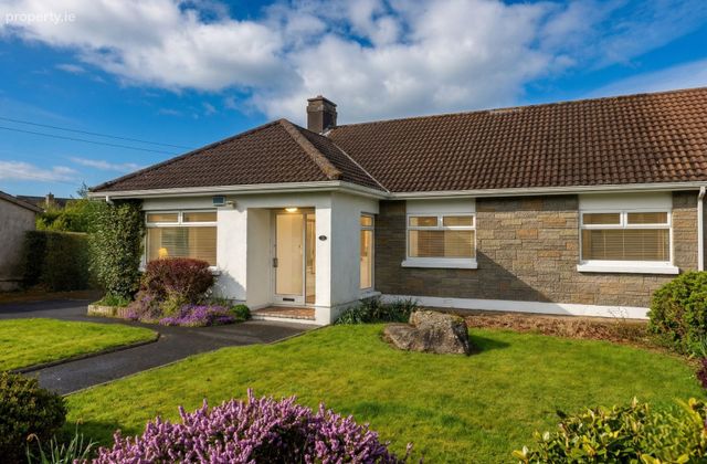 22 Castle Park, Carrick-on-suir, Carrick-on-Suir, Co. Tipperary - Click to view photos