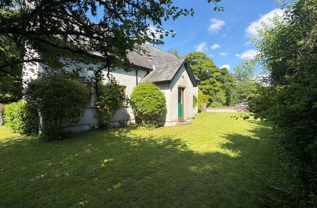 Nire Valley River Cottage, Graignagower, Ballymacarbry, Co. Waterford - Click to view photos