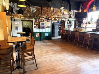 Lilly O`briens Public House & Apartments, Castle Street, Roscrea, Co. Tipperary