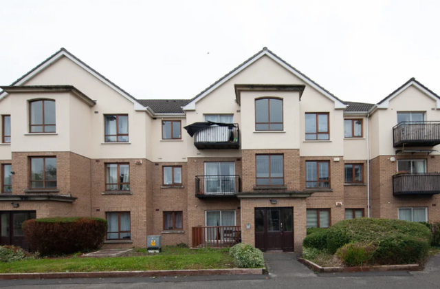 4 The Square, Larch Hill, D17 H355, Dublin 17 - Click to view photos