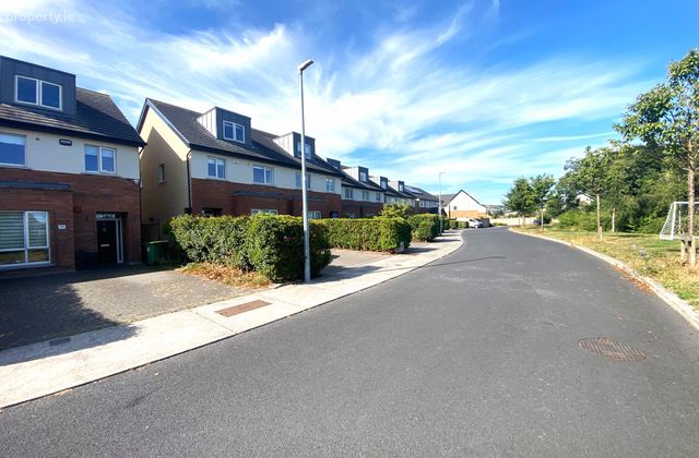 Dodderbrook Glade, Knocklyon, Dublin 24, Firhouse, Dublin 24 - Click to view photos