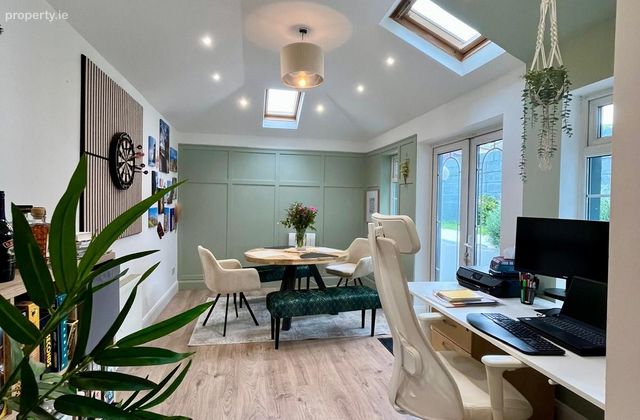 22 Hillcrest Avenue, Blarney Road, Hollyhill, Co. Cork - Click to view photos