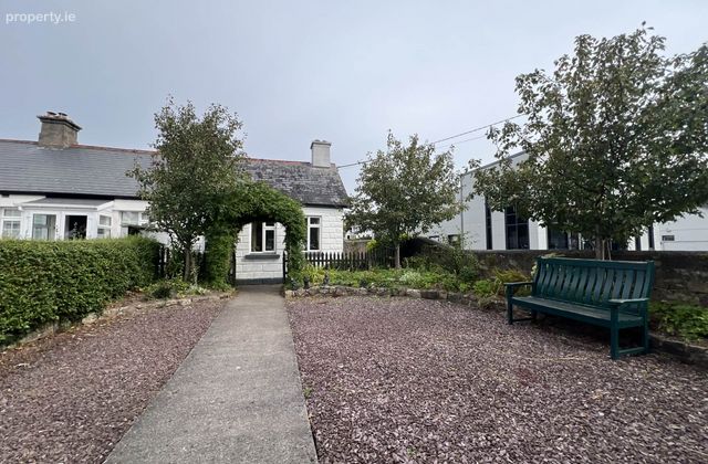 14 Davis Row, Clonmel, Co. Tipperary, Clonmel, Co. Tipperary - Click to view photos