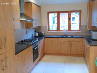 1 Belarmine Square, Dublin 18, Stepaside, Dublin 18 - Image 4