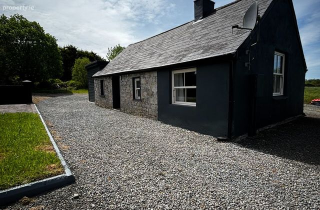 Brough Cross, Doneraile, Doneraile, Co. Cork - Click to view photos