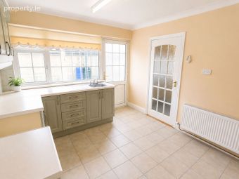 Bloomswood, 18 Hazelgrove, Ruan, Barefield, Co. Clare - Image 4