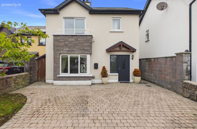 82 Baunoge, Loughrea, Co. Galway, Loughrea, Co. Galway - Click to view photos
