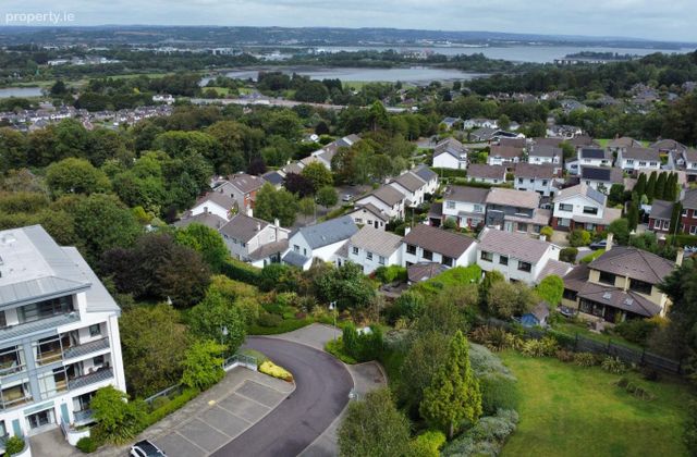 19 Elden, Maryborough Hill, Douglas, Co. Cork - Click to view photos