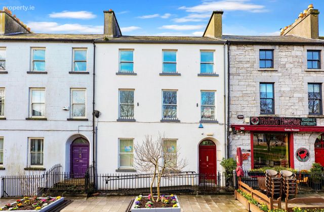 24 Eyre Square, Galway City Centre, Co. Galway - Click to view photos