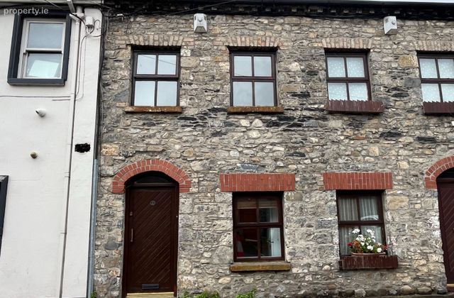 1 The Square, Lucan, Co. Dublin - Click to view photos
