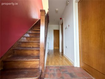 33 Crescent Court, Father Griffin Road, Galway City Centre, Galway, Claddagh, Co. Galway - Image 2