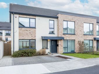 33 The Crescent, Saint Marnock's Bay, Portmarnock, Co. Dublin