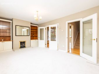 20 Laurleen, Stillorgan, Foxrock, Dublin 18 - Image 2