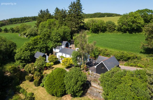 Kilbeloge, Rossmore, Bealad Cross Roads, Co. Cork - Click to view photos