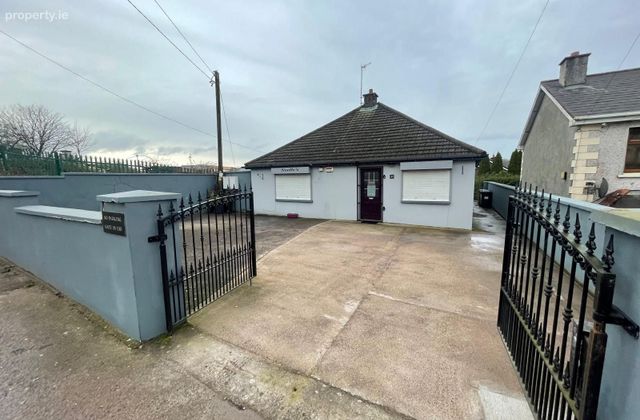 Noelle's, 21 Fairfield Avenue, Farranree, Co. Cork - Click to view photos