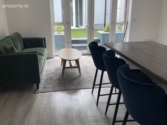 4 Park Side, Pill Road, Carrick-on-suir, Co. Tippe, Carrick-on-Suir, Co. Tipperary - Image 2