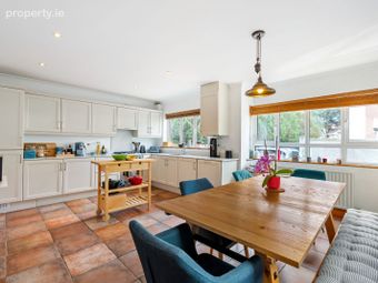 8 Engleberg Court, Mounttown Road Lower, Dun Laoghaire, Co. Dublin - Image 5